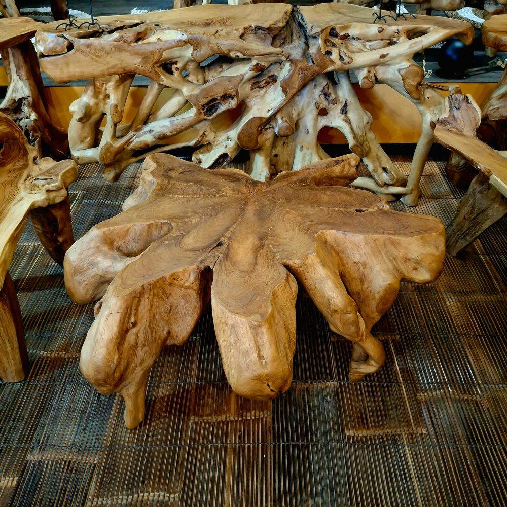 Tavolino etnico in radice di legno teak per interno ed esterno