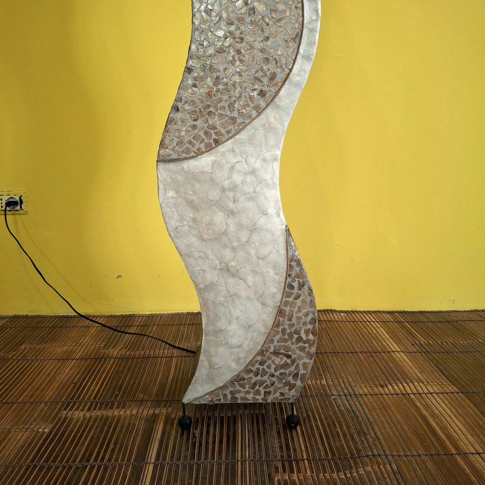 perfetta per donare luce e stile a ambienti etnici e contemporanei.