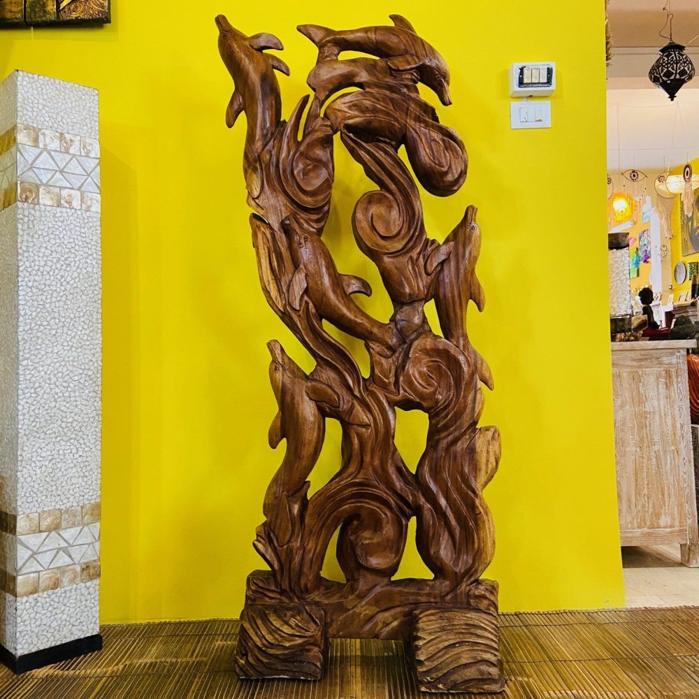 Scultura delfini danzanti statua etnica in legno